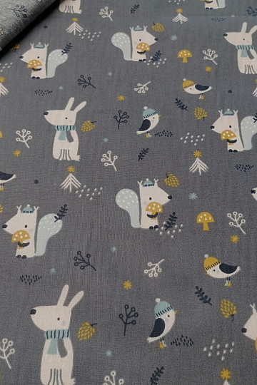 Tissu en coton Squirrel Woody en hiver