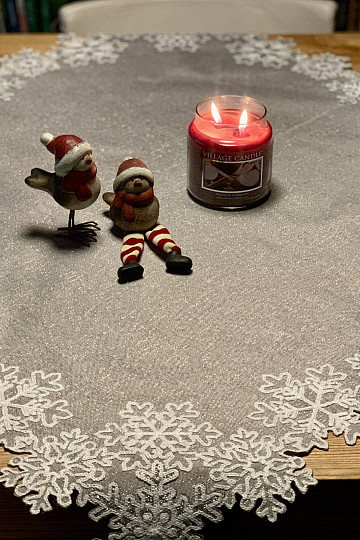 Nappe de Noël brodée grise à flocons