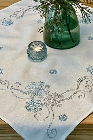 Nappe de Noël brodée bleu-argent