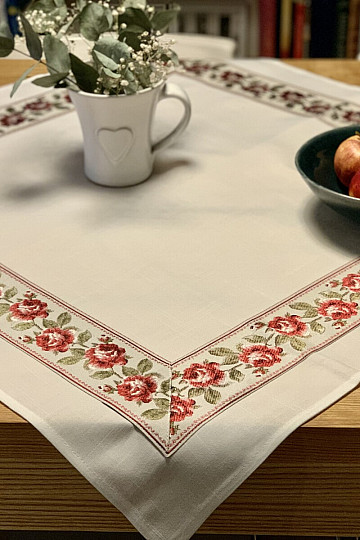 Nappe et châle brodés ROSES