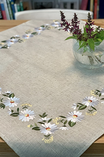 Nappe MARGUERITES BRODÉES