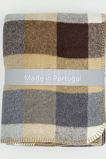 Couverture à carreaux beige