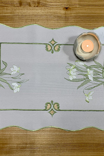 Set de table brodé BLANCHE NEIGE
