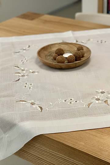 Nappe et foulard brodés MARGUERITES MARRON