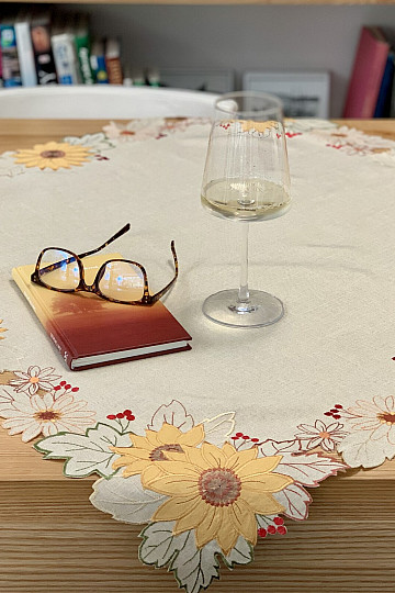 Nappe brodée TOURNESOL