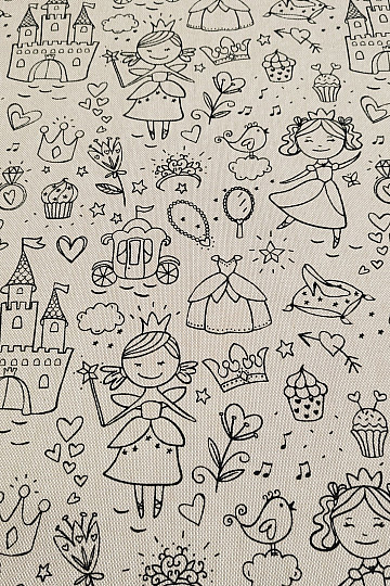 PRINCESSE peignant du tissu sur un fond uni