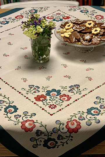 Nappe tapisserie, écharpe FOLKLOR