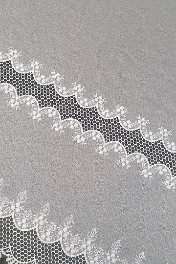 Rideau avec broderie V109