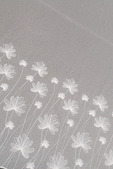 Rideau blanc brodé de luxe avec fleurs 11749/0001