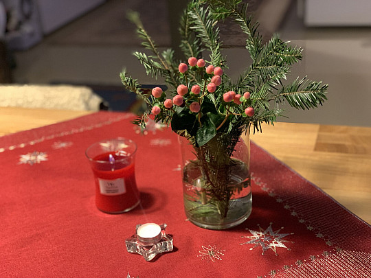 Nappe de Noël brodée rouge foncé 1