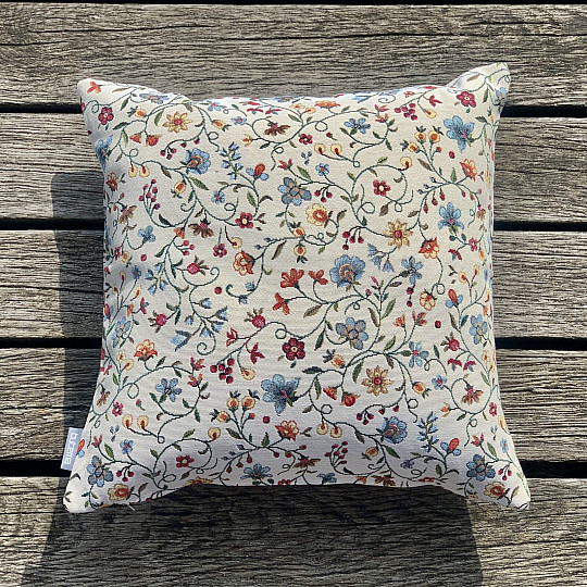 Taie d&#39;oreiller en tapisserie JURKOVIČ II PETITES FLEURS