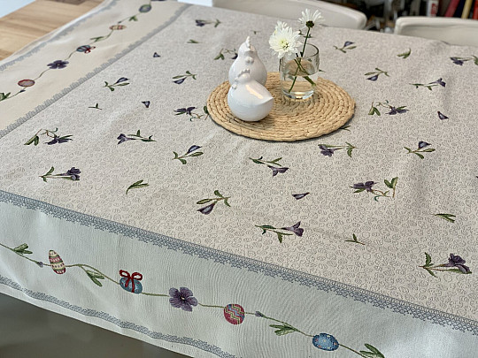 Nappe et foulard tapisserie OEUFS DE PÂQUES AU VIOLET