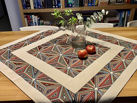Nappe tapisserie et châle TRIANGEL