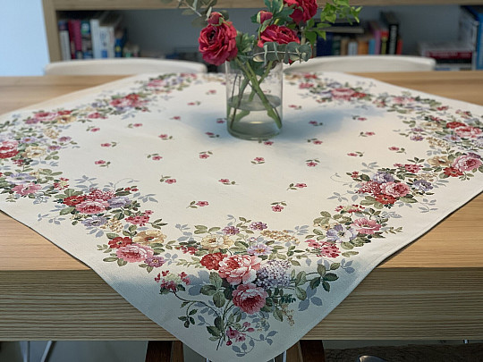 Nappe et foulard tapisserie KYTICE BORDURA