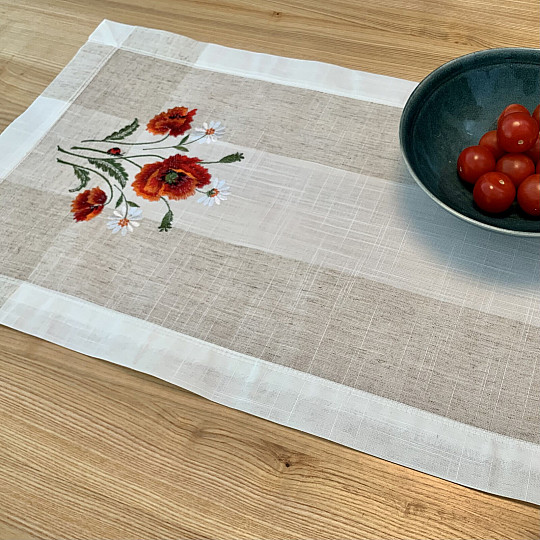 Nappe et écharpe brodées VLCÍ MAKA