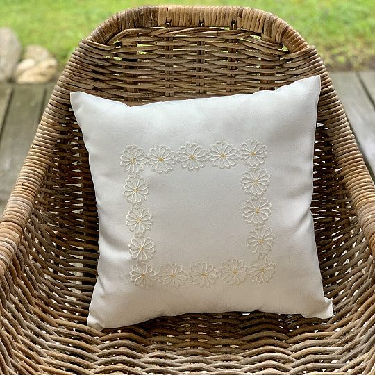 Couverture DAISY brodée