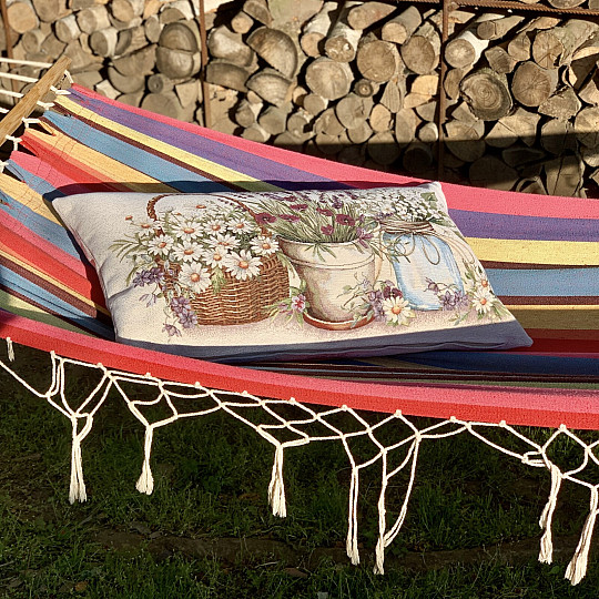 Coussin tapisserie LA BEAUTÉ DANS LE PANIER