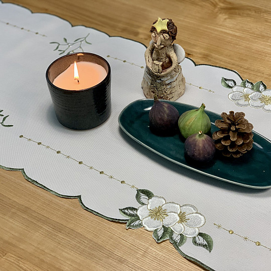 Nappe brodée BOUGIES BLANCHES