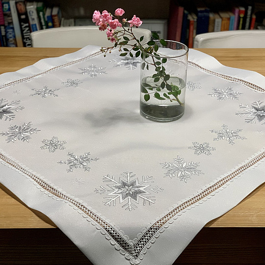 Nappe de Noël brodée à flocons argent
