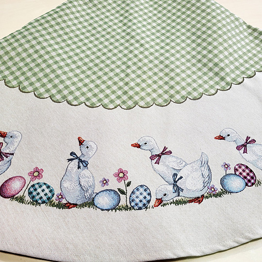 Nappe ronde en tapisserie à carreaux verts HUSSIČKY