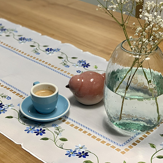 Nappe et foulard brodés FLEURS OUBLIÉES