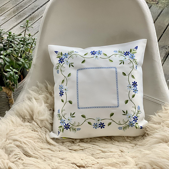 Couverture décorative brodée FLEUR OUBLIÉE