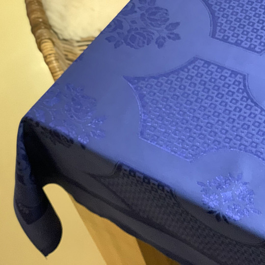 Nappe damassée bleu foncé 130 x 230
