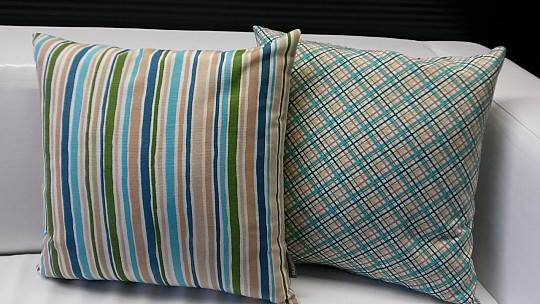 Housse de coussin déco EUGEN STRIP marron turquoise