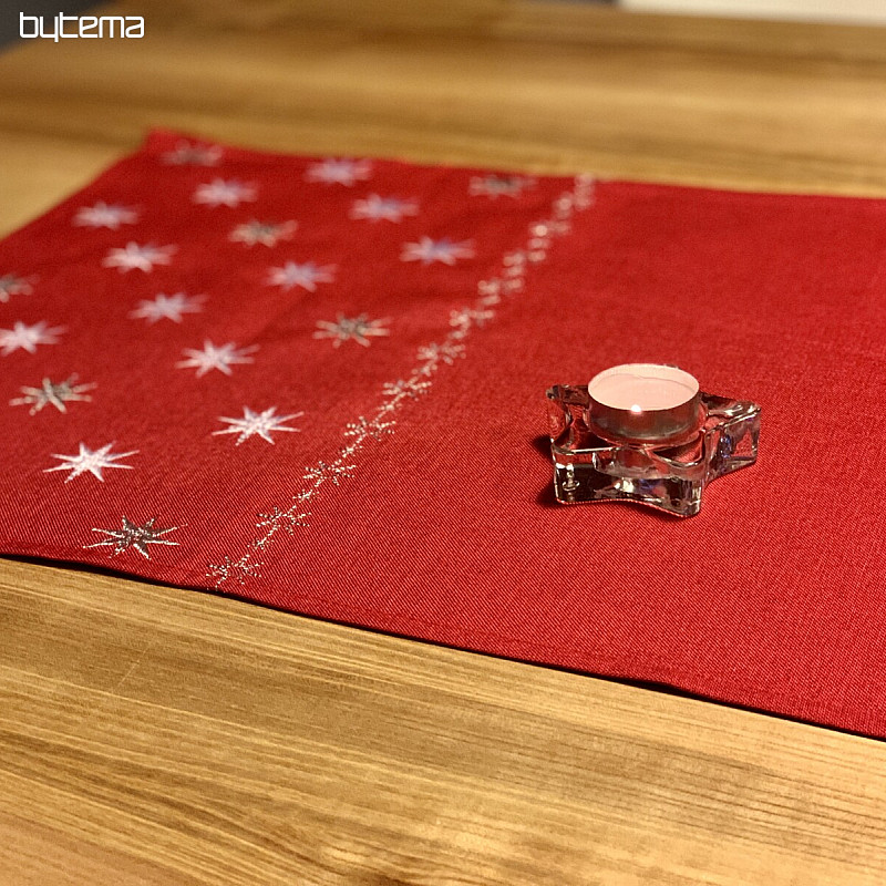Nappe de Noël brodée rouge avec étoiles