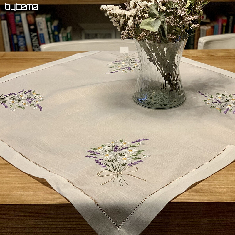 Nappe et châle brodés KYTICE KOPRETIN