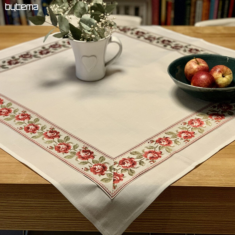 Nappe et châle brodés ROSES