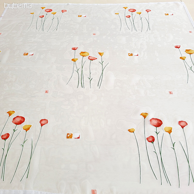 Rideau prêt avec des fleurs printanières