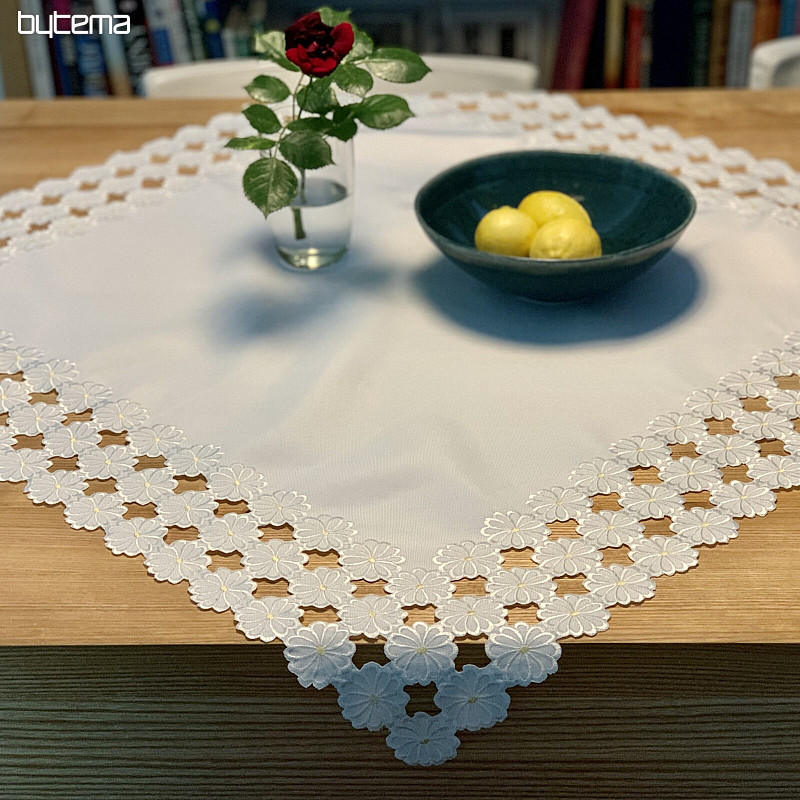 Nappe brodée DAISY