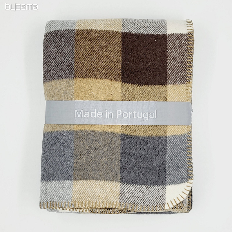 Couverture à carreaux beige