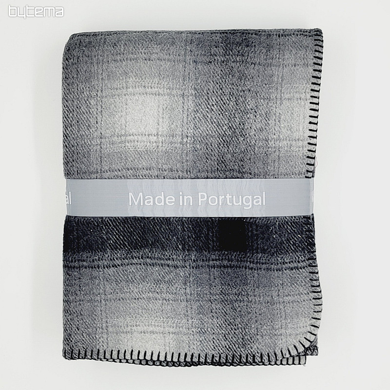 Couverture à carreaux gris
