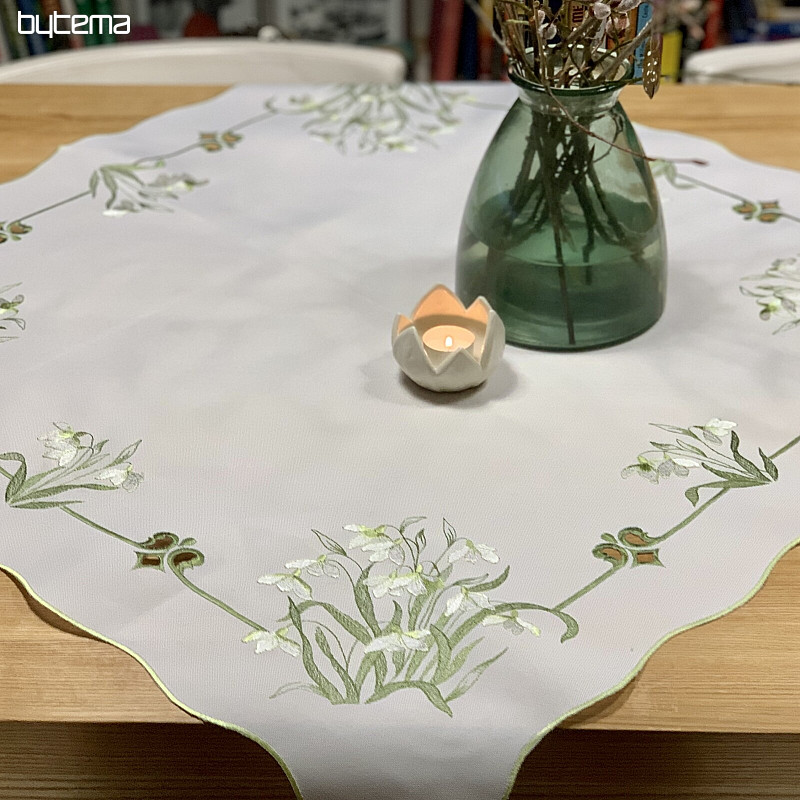 Nappe et écharpe brodées BLANCHE NEIGE