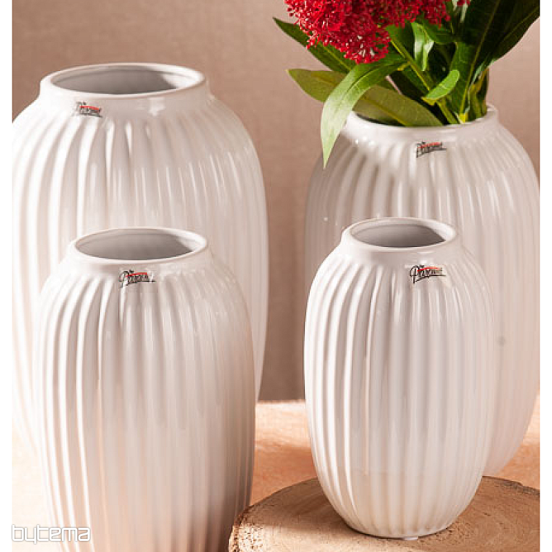 VASE VROBEK Un blanc