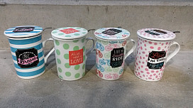 Nouvelle collection de mugs rétro dans un coffret cadeau
