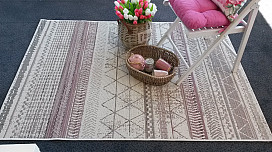 Découvrez des tapis d&#39;extérieur, une terrasse ou un balcon cosy
