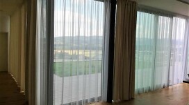 Mur de verre dans un nouveau bâtiment