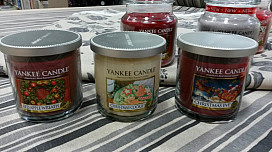 YANKEE CANDLE Bougies de Noël maintenant en vente.