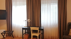 Draperies et rideaux dans les chambres de l&#39;Hôtel McLimon