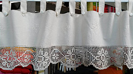 Rideau avec bordure au crochet