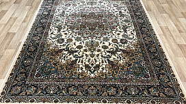 BYTEMA a préparé une nouvelle collection de tapis acryliques luxueux RAZIA
