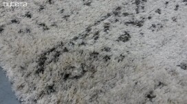 Comment bien entretenir un tapis en laine