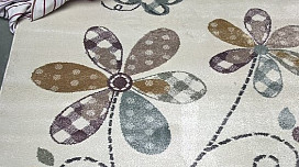 Nous présentons une nouvelle collection de tapis pour enfants