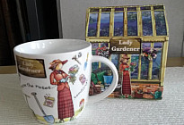 TASSES DANS UNE BOÎTE CADEAU