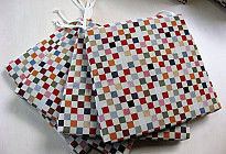 Commande de canapés et coussins en tissu tapisserie Chess