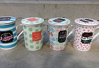 Nouvelle collection de mugs rétro dans un coffret cadeau