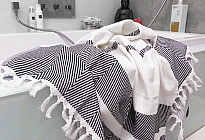 Nous équipons la salle de bain. Serviettes de bain, serviettes, tapis, textiles de salle de bain